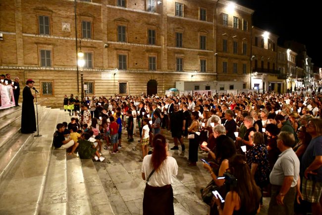 fiaccolata luigia fortunato omicidio loreto