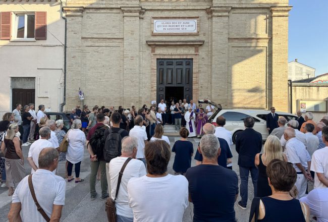 funerale beniamino gegè di giacomo - porto recanati - FDM (5)