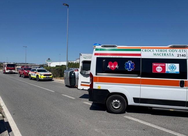 incidente ambulanza montelupone (7)