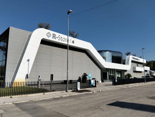 r store 2