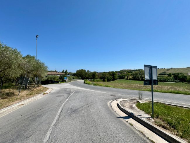 rotatoria civitanova celeste (1)