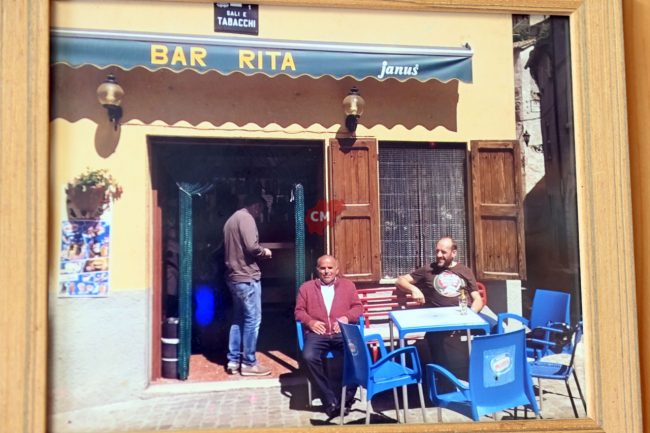 10 anni dal sisma - castelsantangelo sul nera - bar rita foto storica - FDM (31)