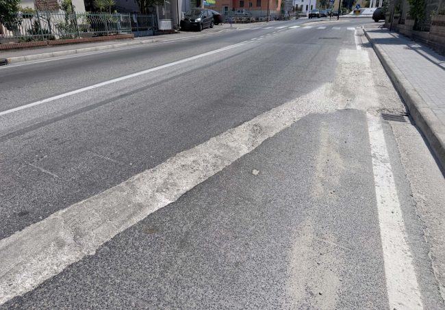 asfalto dissestato - via principe di piemonte - civitanova (2)