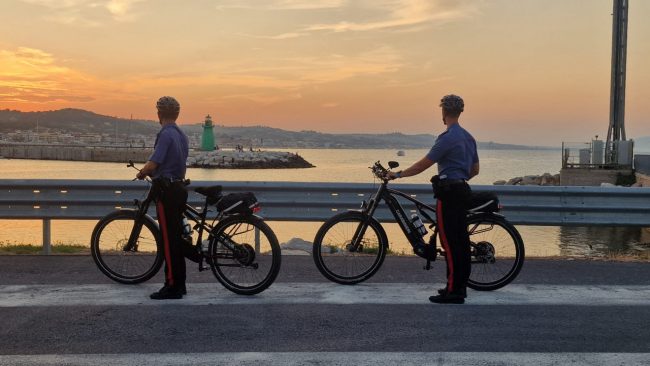 carabinieri in bicicletta (1)