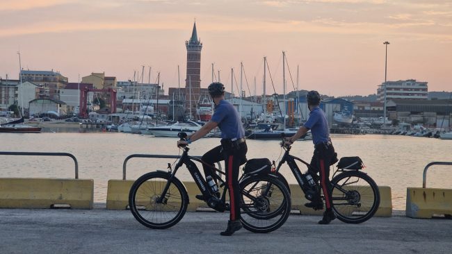 carabinieri in bicicletta (2)