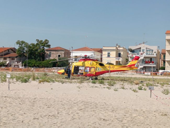 eliambulanza civitanova spiaggia 3