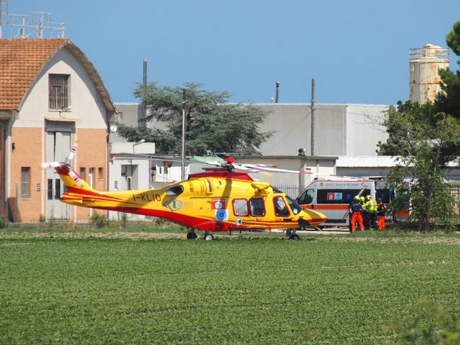 incidente auto moto regina 8