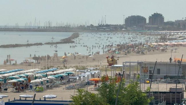 malore spiaggia civitanova (2)