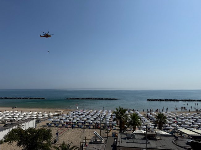 malore spiaggia civitanova (4)