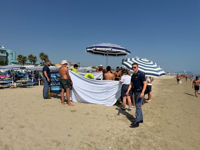 malore spiaggia civitanova 9