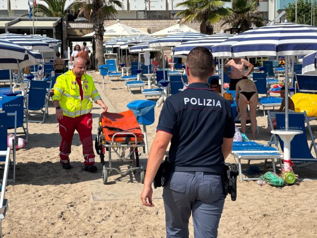 malore spiaggia civitanova polizia