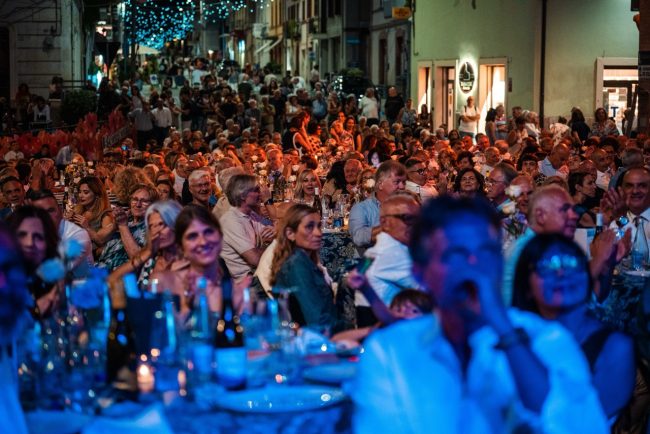 marche in vetrina bobby solo5 - dimensioni grandi