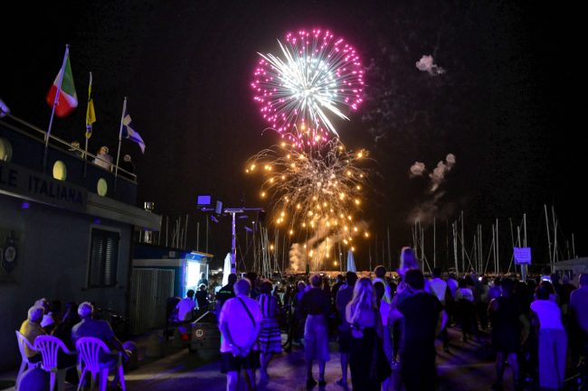 notte di ferragosto - fuochi d'artificio area portuale porto - civitanova - FDM (3)