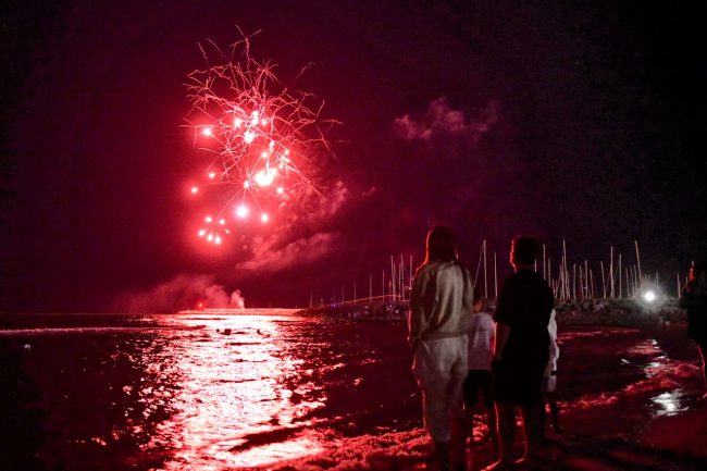 notte di ferragosto - fuochi d'artificio spiaggia lungomare centro - civitanova - FDM (2)