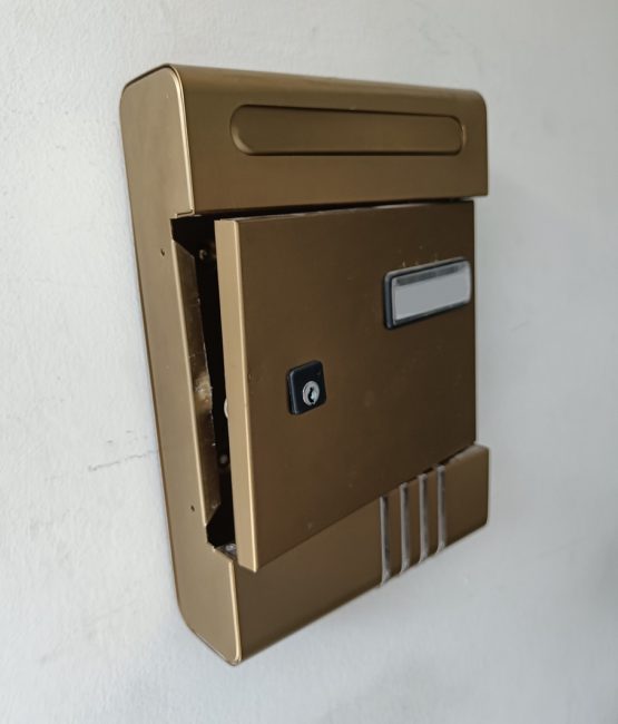 palazzo zenit cassette postali (9)