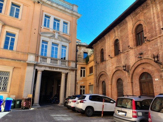 piazzetta via gramsci macerata (2)