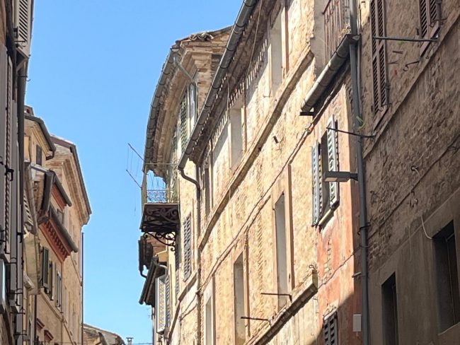 tetto crollato macerata