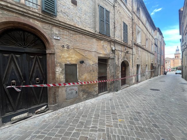 tetto crollato via crispi 2
