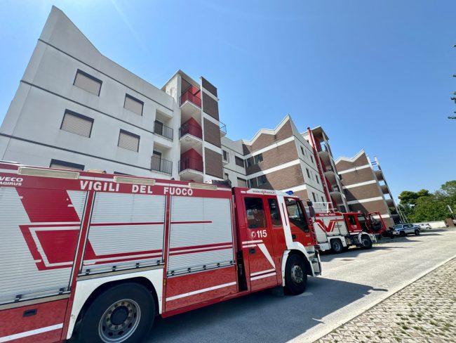 vigili del fuoco civitanova casa studenti anziani (4)