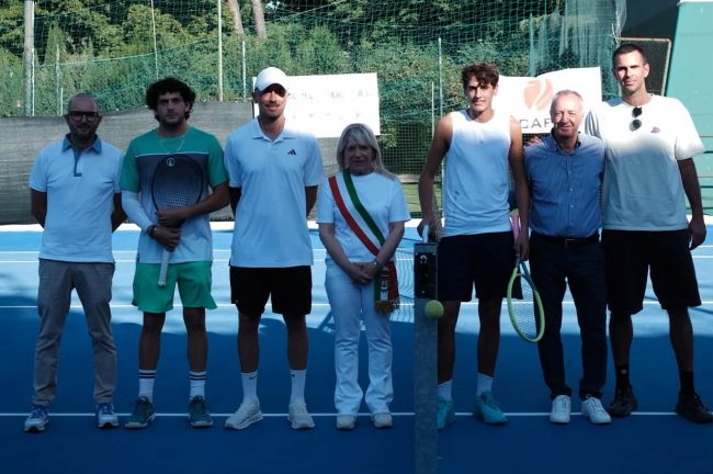 Tennis Club