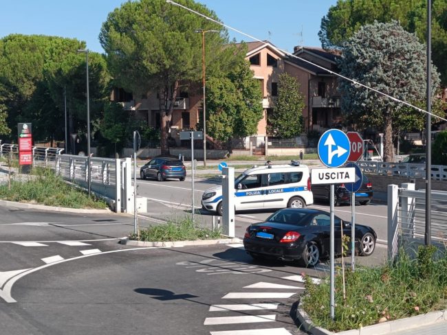 ambulanza corridonia investita (4)