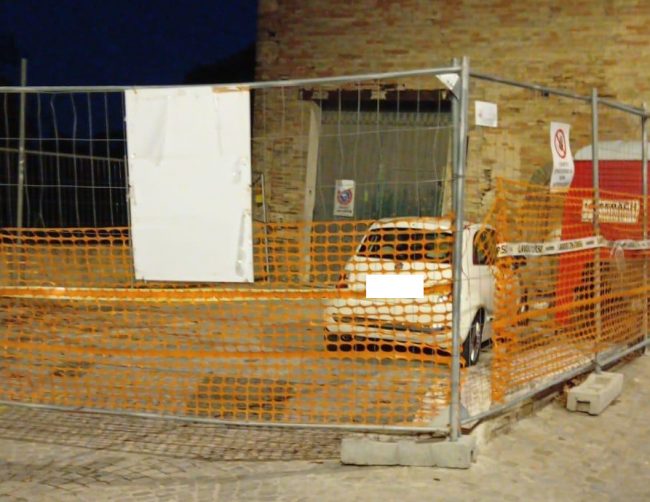 auto consigliera macerata parcheggio