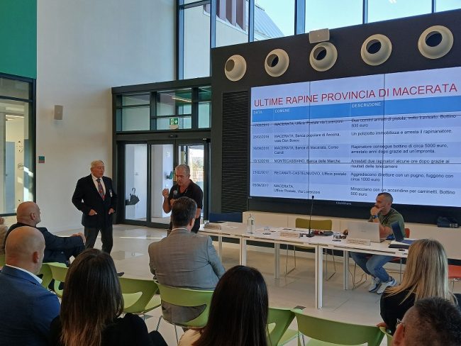 banca macerata incontro rapine (2)