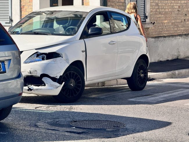 incidente auto moto statale civitanova (1)