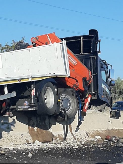 incidente camion tir superstrada porto sant'elpidio (1)