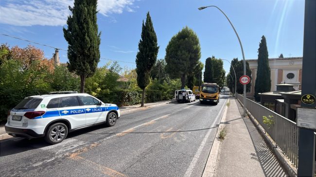 incidente cimitero macerata 2