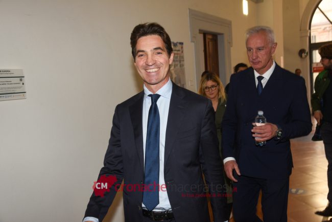 Acquaroli_Riunione in Comune_FF-3