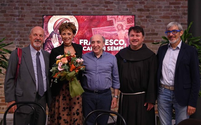 Da sinistra Zavattaro, l'autrice Francesca Cipolloni