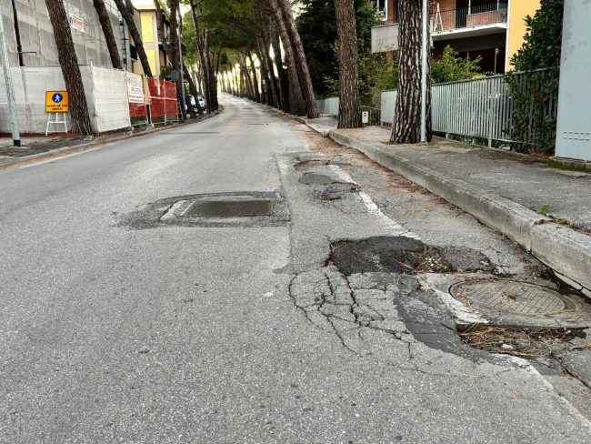 I marciapiedi di Viale Montolmo