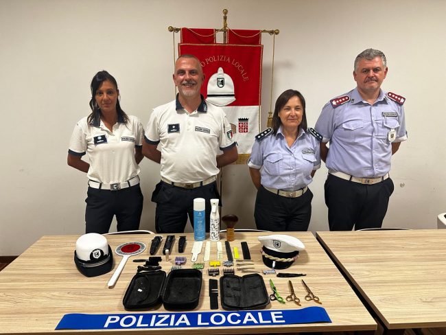 Pl materiale sequestrato agenti e comandante Doria