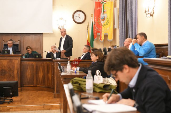 consiglio comunale ottobre 26 - ciarapica e minoranza - civitanova - FDM (4)