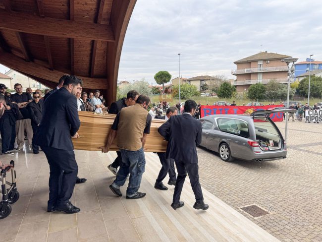 funerale simone giri - chiesa santa maria ausiliatrice civitanova (1)