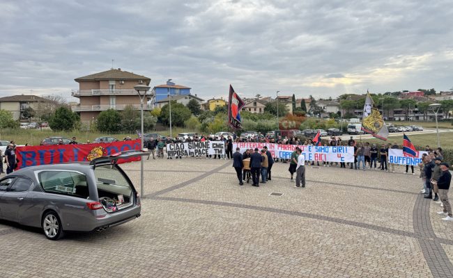funerale simone giri - chiesa santa maria ausiliatrice civitanova (2)