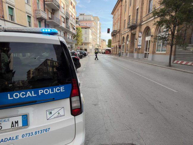 incidente via buozzi rossini polizia locale civitanova (1)