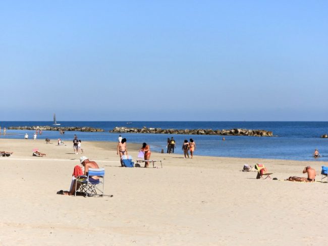 spiaggia ottobre civitanova