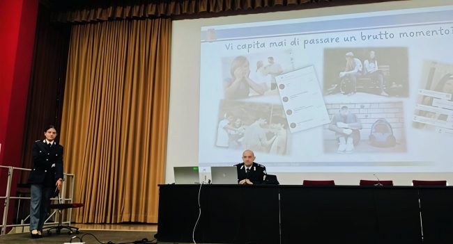 una vita da social questura